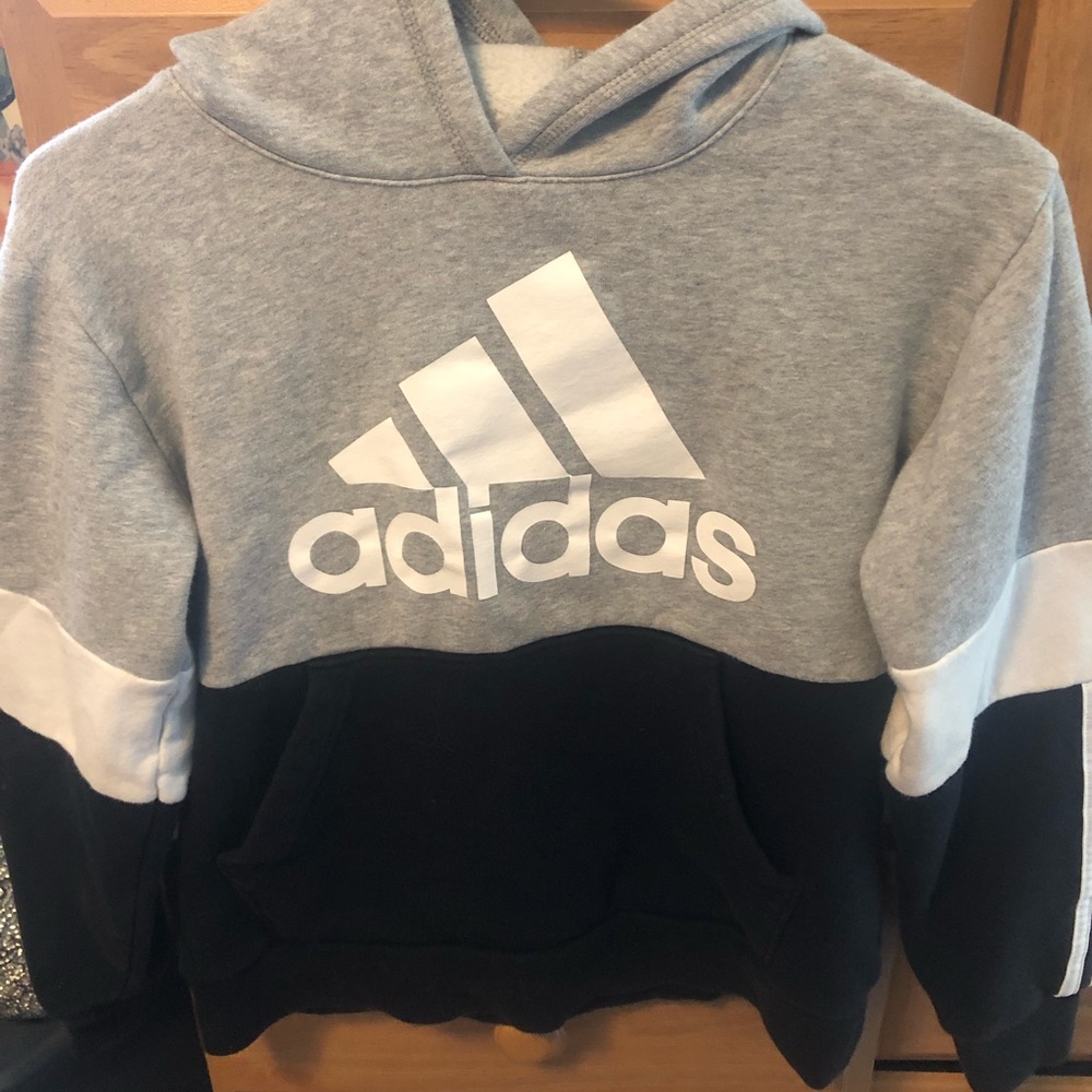 Boy’s Adidas hoodie size M